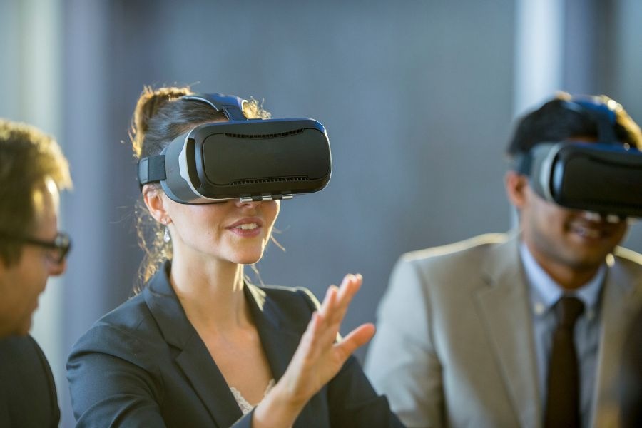 AXA-XL-Unveils-Virtual-Reality-Training-Tech